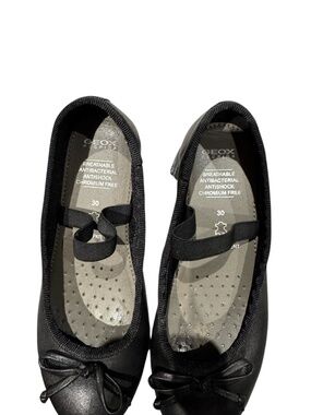 GEOX black leather ballet flats - size 30